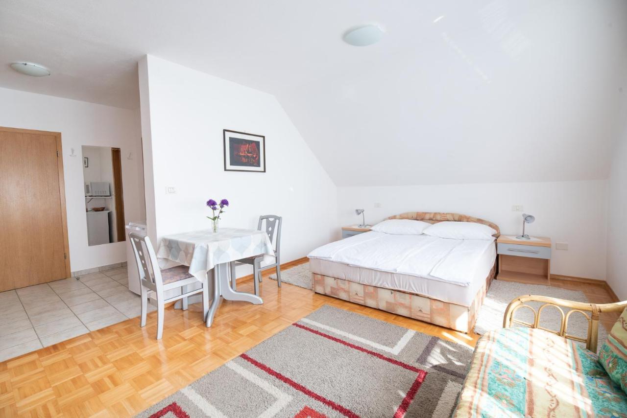 Apartmaji Trentelj Bled Eksteriør bilde